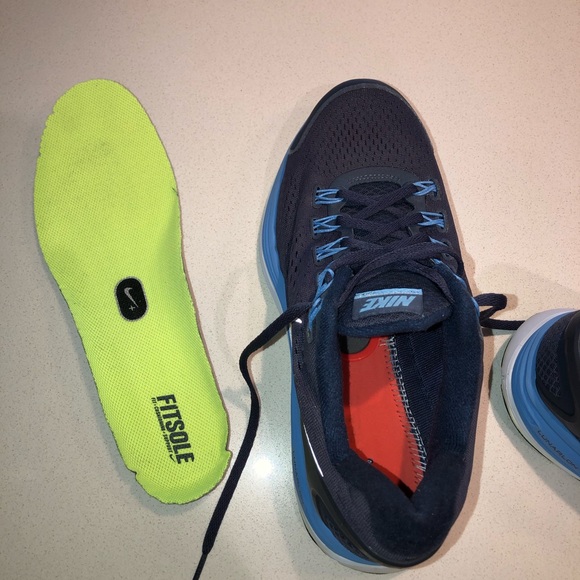 Women’s Nike lunarglide +4 Shield - Picture 10 of 12